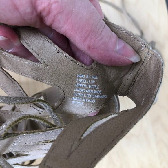 Reaction Kenneth Cole Reel It Up Sandal - Picture 10 of 16